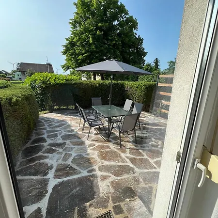 度假居 Limes Carnuntum Mit Terrasse Und Garten *