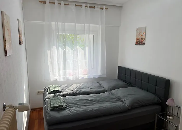 Limes Carnuntum Mit Terrasse Und Garten Nyaraló Petronell