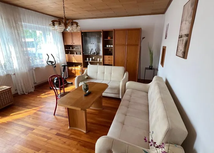 Limes Carnuntum Mit Terrasse Und Garten Nyaraló